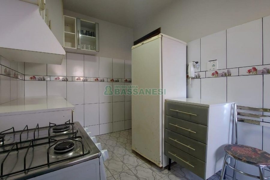 Apto Mobiliado com 62m², 2 dormitórios, 1 vaga, no bairro Centro em Caxias do Sul para Comprar