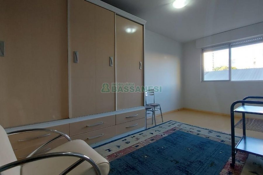 Apto Mobiliado com 62m², 2 dormitórios, 1 vaga, no bairro Centro em Caxias do Sul para Comprar