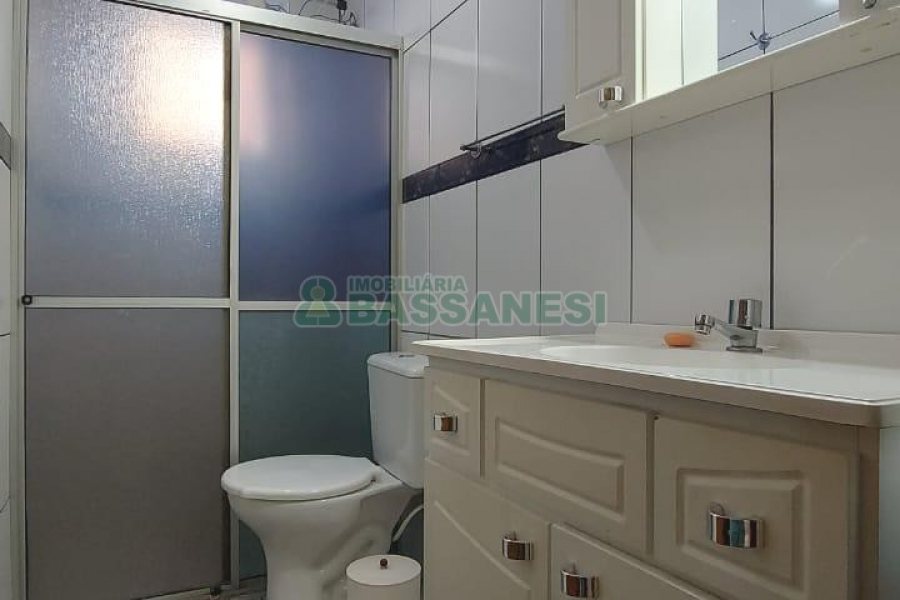 Apto Mobiliado com 62m², 2 dormitórios, 1 vaga, no bairro Centro em Caxias do Sul para Comprar