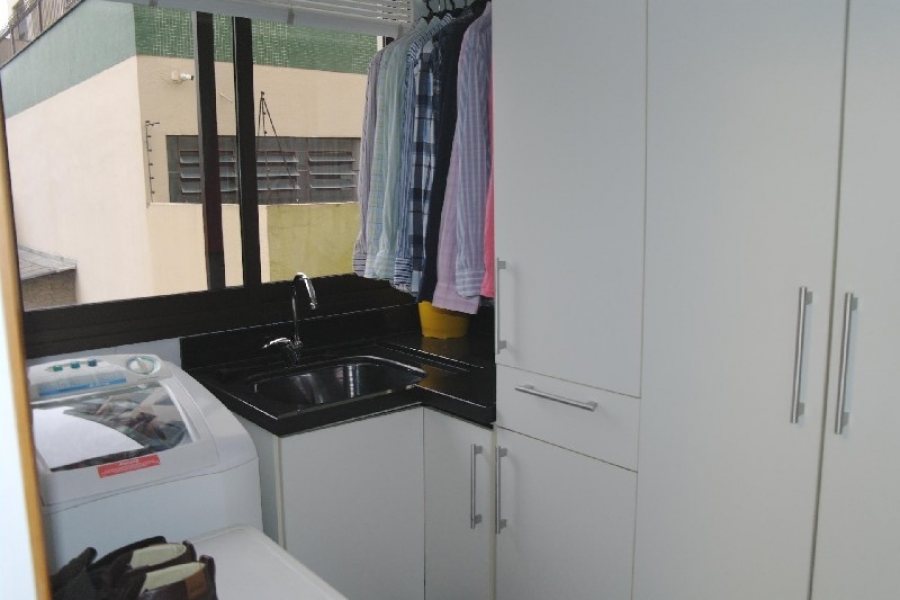 Apto Mobiliado com 100m², 2 dormitórios, 2 vagas, no bairro Colina Sorriso em Caxias do Sul para Comprar