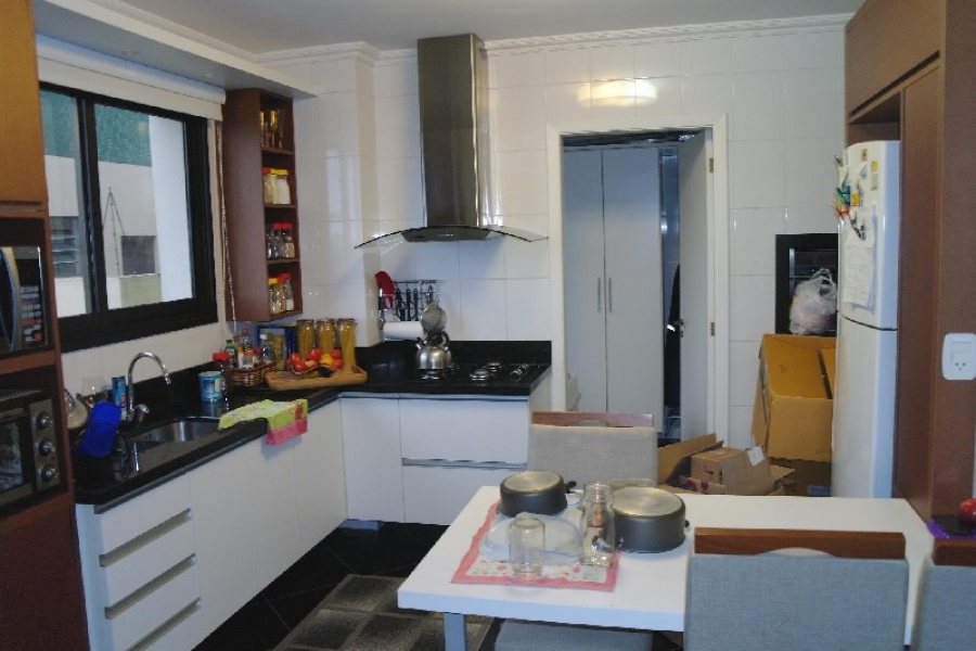 Apto Mobiliado com 100m², 2 dormitórios, 2 vagas, no bairro Colina Sorriso em Caxias do Sul para Comprar