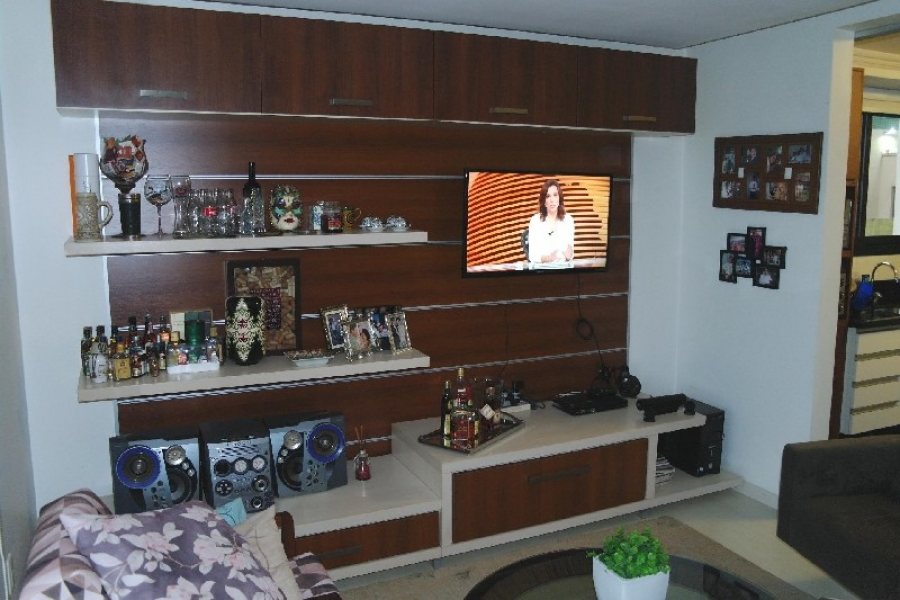 Apto Mobiliado com 100m², 2 dormitórios, 2 vagas, no bairro Colina Sorriso em Caxias do Sul para Comprar