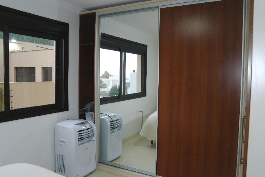 Apto Mobiliado com 100m², 2 dormitórios, 2 vagas, no bairro Colina Sorriso em Caxias do Sul para Comprar