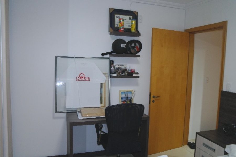 Apto Mobiliado com 100m², 2 dormitórios, 2 vagas, no bairro Colina Sorriso em Caxias do Sul para Comprar