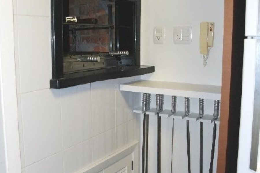 Apto Mobiliado com 100m², 2 dormitórios, 2 vagas, no bairro Colina Sorriso em Caxias do Sul para Comprar