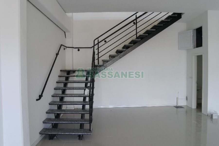 Loja com 177m², no bairro Kayser em Caxias do Sul para Alugar