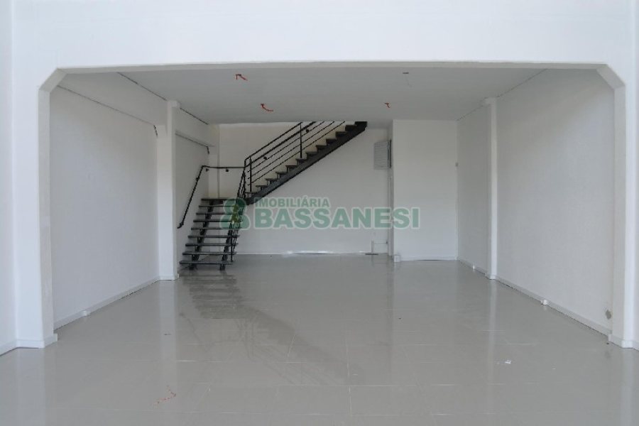 Loja com 177m², no bairro Kayser em Caxias do Sul para Alugar