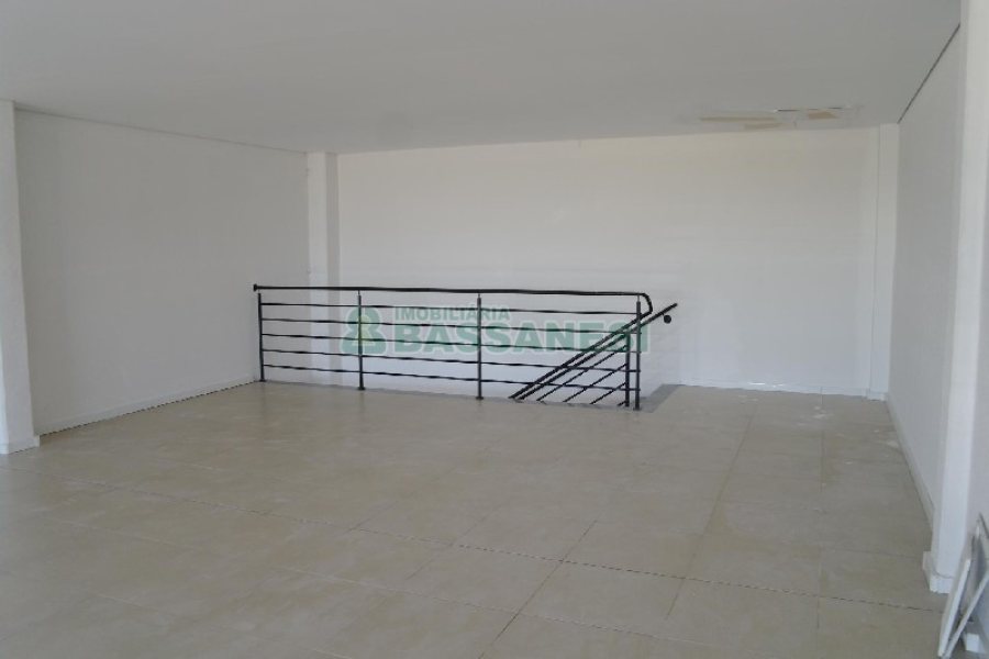 Loja com 177m², no bairro Kayser em Caxias do Sul para Alugar