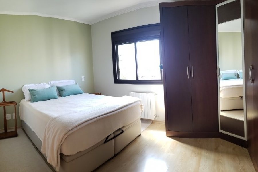 Apartamento com 110m², 3 dormitórios, 2 vagas, no bairro Lourdes em Caxias do Sul para Comprar