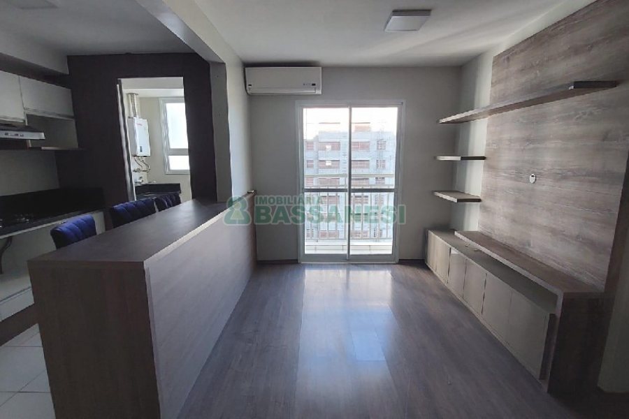 Apto Mobiliado com 81m², 3 dormitórios, 2 vagas, no bairro De Lazzer em Caxias do Sul para Comprar