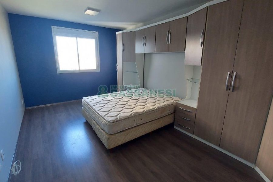 Apto Mobiliado com 81m², 3 dormitórios, 2 vagas, no bairro De Lazzer em Caxias do Sul para Comprar