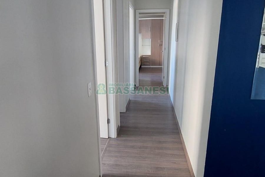 Apto Mobiliado com 81m², 3 dormitórios, 2 vagas, no bairro De Lazzer em Caxias do Sul para Comprar