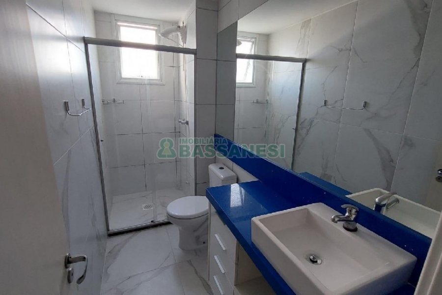 Apto Mobiliado com 81m², 3 dormitórios, 2 vagas, no bairro De Lazzer em Caxias do Sul para Comprar