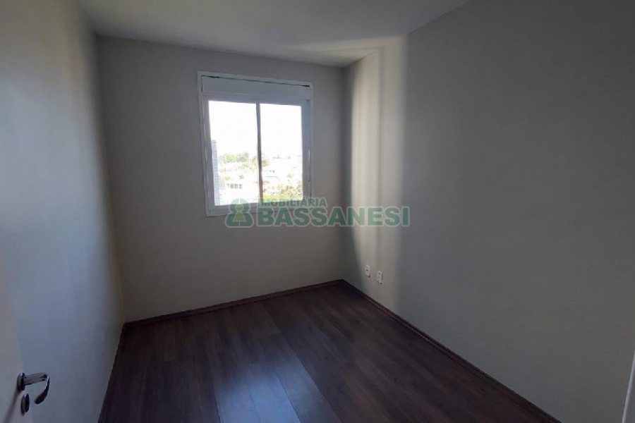 Apto Mobiliado com 81m², 3 dormitórios, 2 vagas, no bairro De Lazzer em Caxias do Sul para Comprar