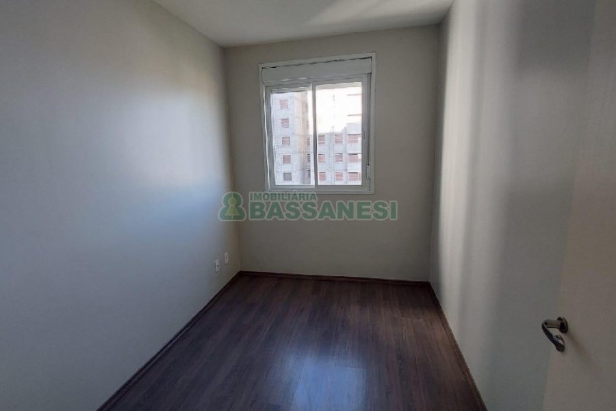 Apto Mobiliado com 81m², 3 dormitórios, 2 vagas, no bairro De Lazzer em Caxias do Sul para Comprar