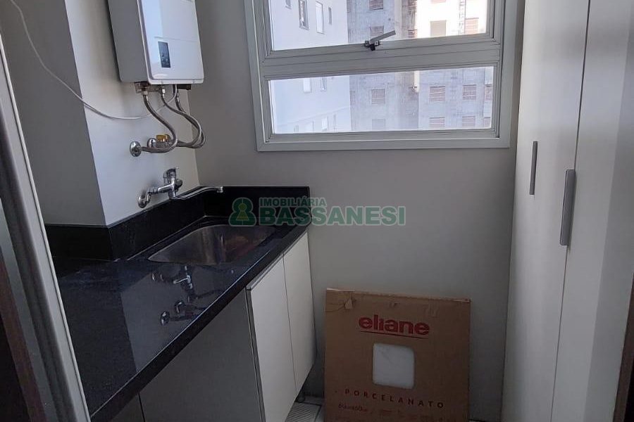 Apto Mobiliado com 81m², 3 dormitórios, 2 vagas, no bairro De Lazzer em Caxias do Sul para Comprar