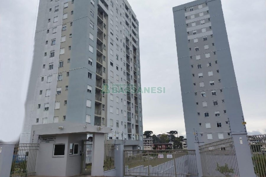 Apto Mobiliado com 81m², 3 dormitórios, 2 vagas, no bairro De Lazzer em Caxias do Sul para Comprar
