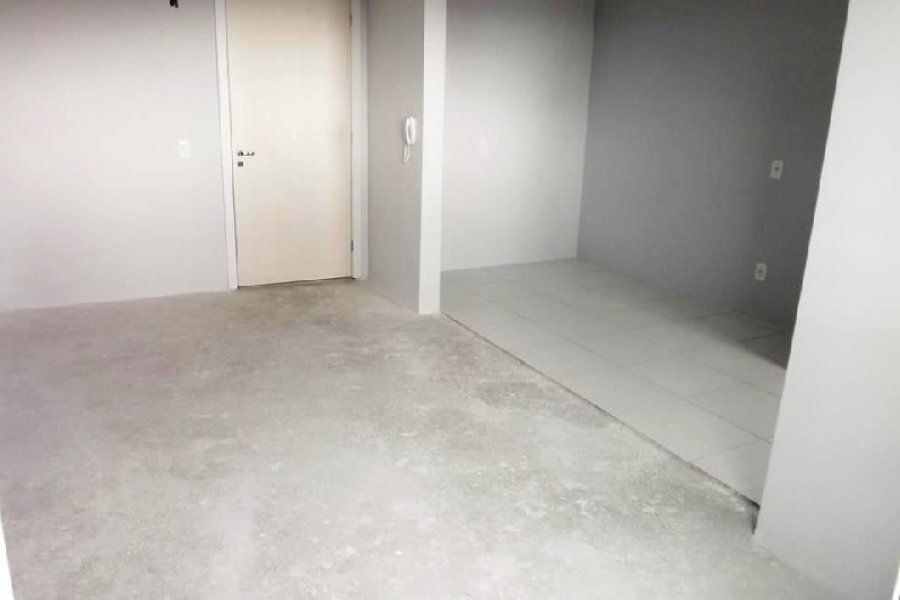 Apto/Cobertura com 80m², 3 dormitórios, 2 vagas, no bairro De Lazzer em Caxias do Sul para Comprar