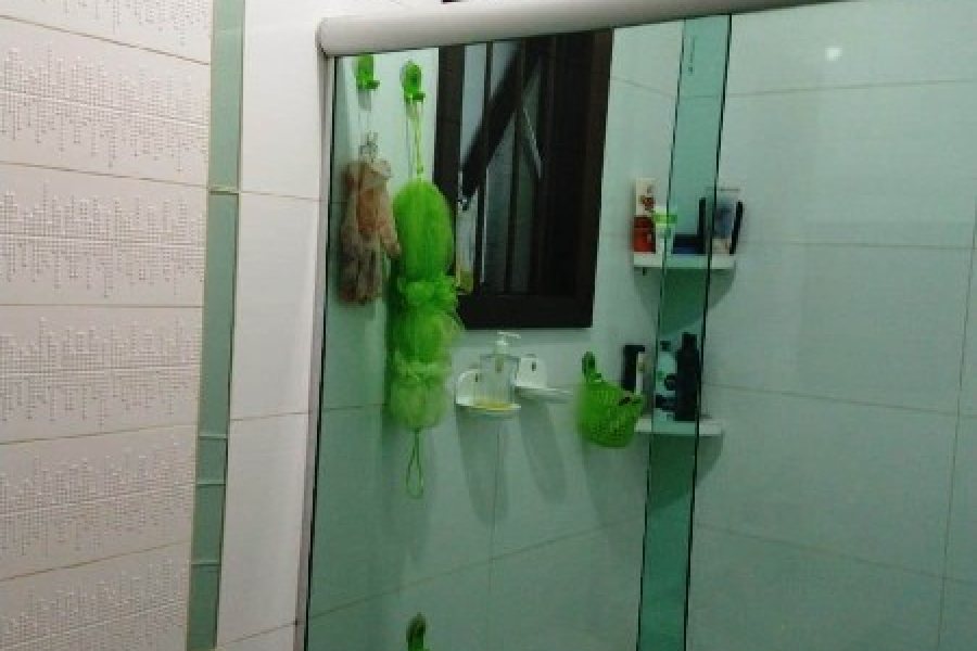 Casa com 220m², 3 dormitórios, 3 vagas, no bairro Santa Lúcia em Caxias do Sul para Comprar