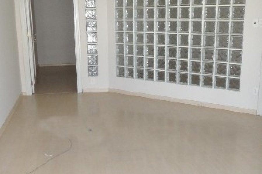 Sala com 93m², no bairro Centro em Caxias do Sul para Alugar