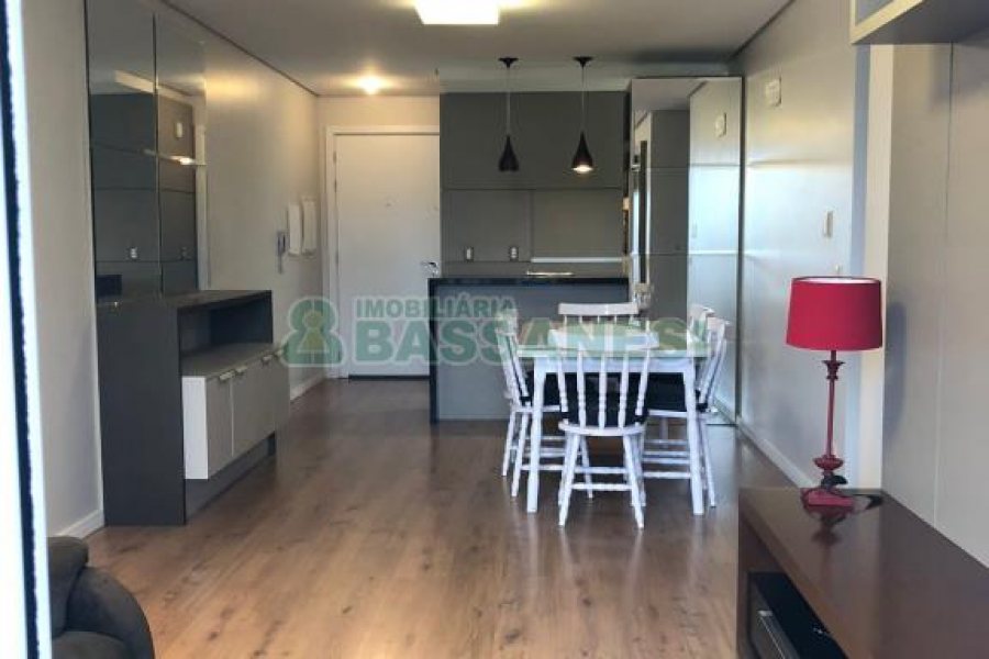 Apto Mobiliado com 80m², 2 dormitórios, 2 vagas, no bairro Panazzolo em Caxias do Sul para Alugar