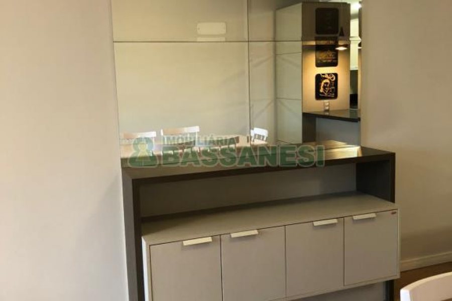 Apto Mobiliado com 80m², 2 dormitórios, 2 vagas, no bairro Panazzolo em Caxias do Sul para Alugar