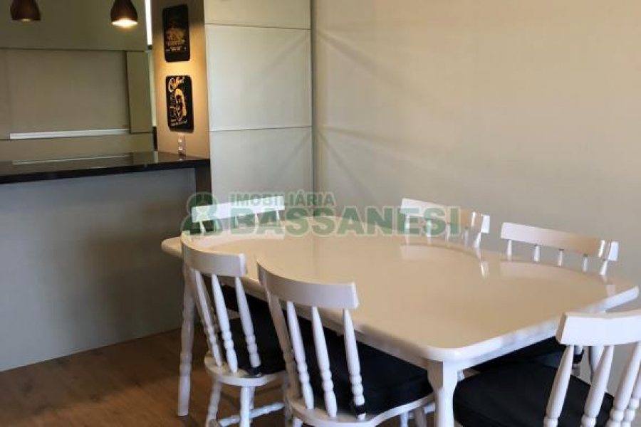 Apto Mobiliado com 80m², 2 dormitórios, 2 vagas, no bairro Panazzolo em Caxias do Sul para Alugar