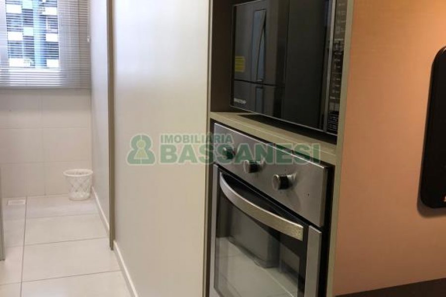 Apto Mobiliado com 80m², 2 dormitórios, 2 vagas, no bairro Panazzolo em Caxias do Sul para Alugar