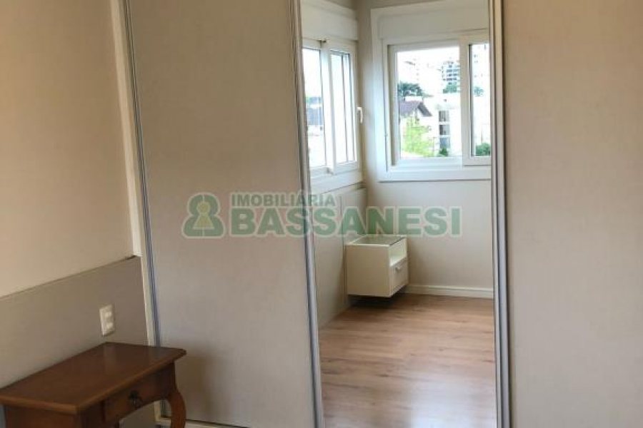 Apto Mobiliado com 80m², 2 dormitórios, 2 vagas, no bairro Panazzolo em Caxias do Sul para Alugar
