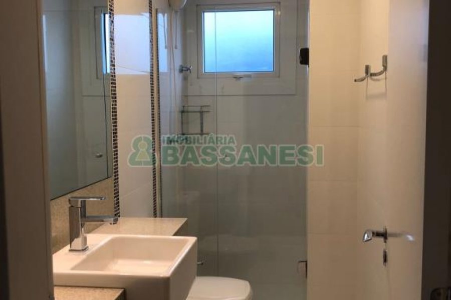 Apto Mobiliado com 80m², 2 dormitórios, 2 vagas, no bairro Panazzolo em Caxias do Sul para Alugar