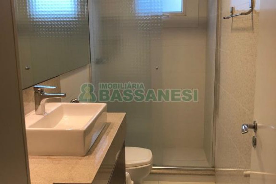 Apto Mobiliado com 80m², 2 dormitórios, 2 vagas, no bairro Panazzolo em Caxias do Sul para Alugar