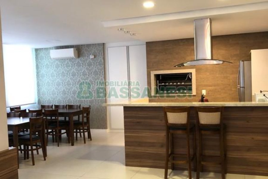 Apto Mobiliado com 80m², 2 dormitórios, 2 vagas, no bairro Panazzolo em Caxias do Sul para Alugar