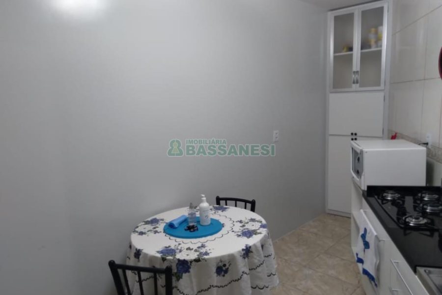 Apartamento com 53m², 1 dormitório, 1 vaga, no bairro Cinqüentenário em Caxias do Sul para Comprar