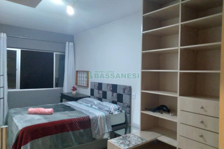 Apartamento com 53m², 1 dormitório, 1 vaga, no bairro Cinqüentenário em Caxias do Sul para Comprar