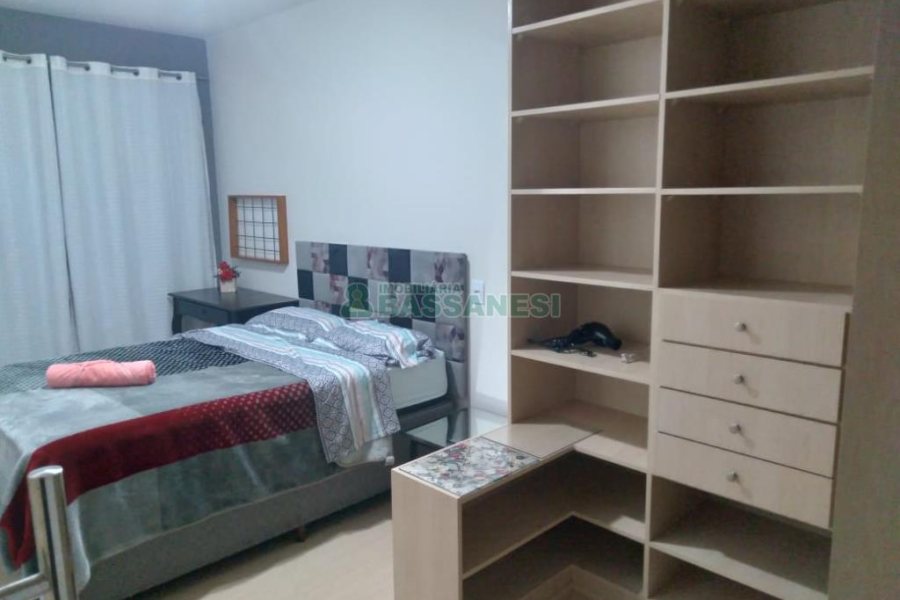 Apartamento com 53m², 1 dormitório, 1 vaga, no bairro Cinqüentenário em Caxias do Sul para Comprar