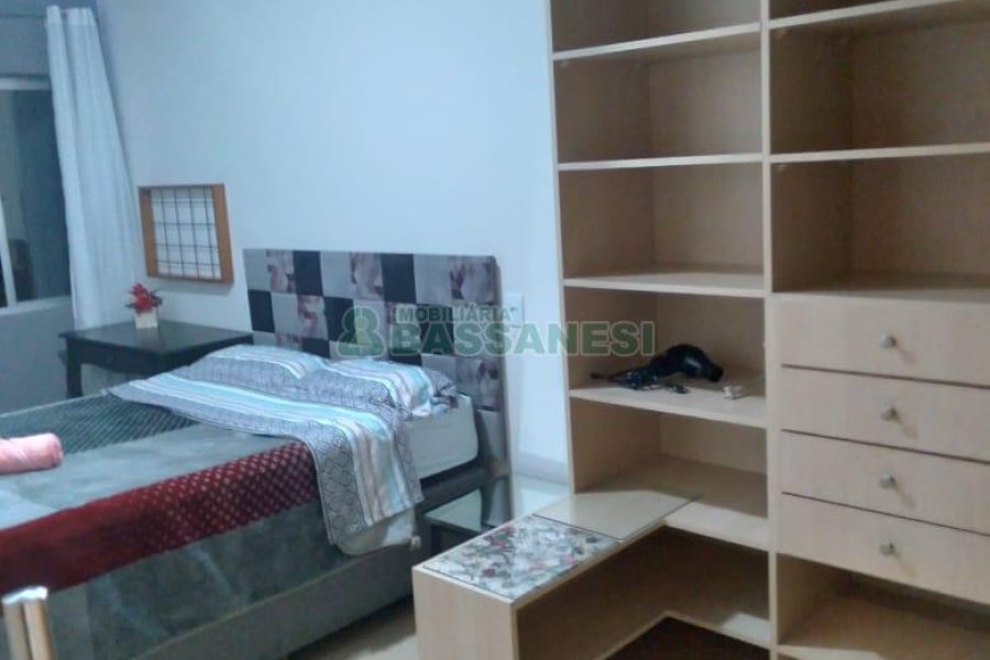 Apartamento com 53m², 1 dormitório, 1 vaga, no bairro Cinqüentenário em Caxias do Sul para Comprar