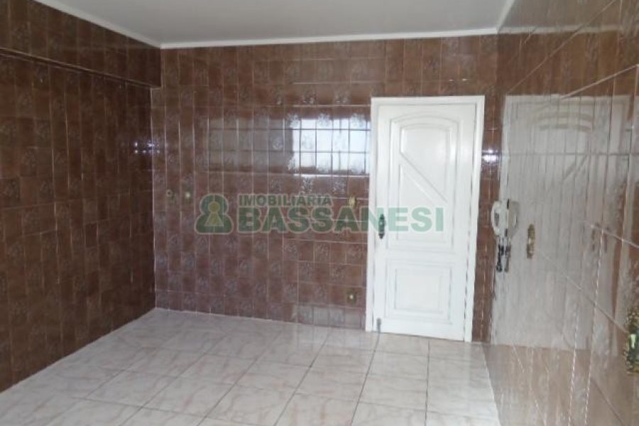 Apartamento com 116m², 2 dormitórios, 1 vaga, no bairro Centro em Caxias do Sul para Comprar