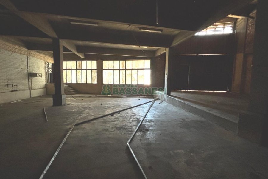 Pavilhão com 3000m², no bairro Rio Branco em Caxias do Sul para Alugar