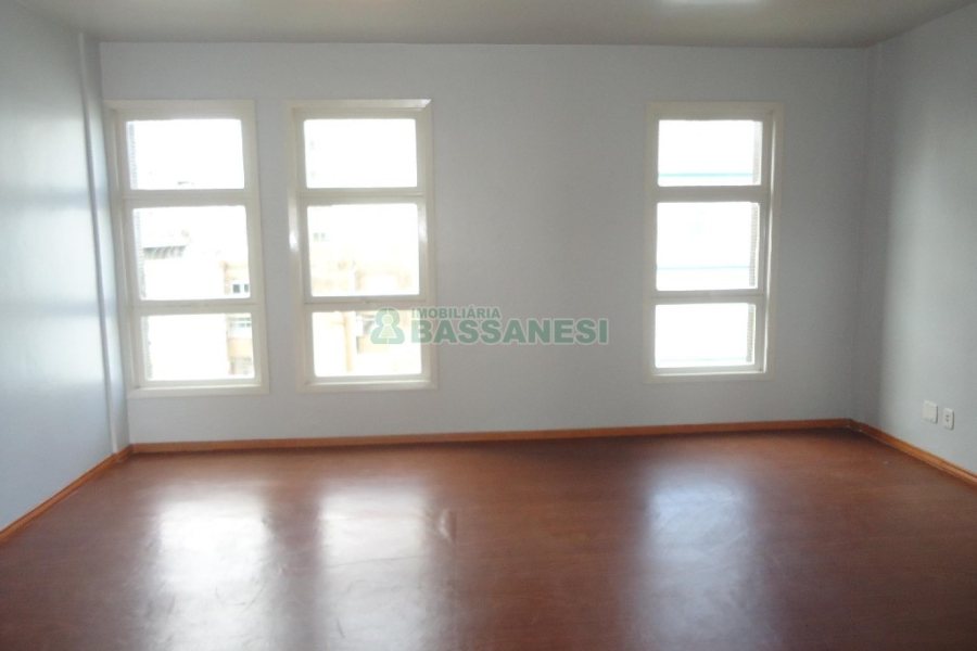 Sala com 46m², no bairro Centro em Caxias do Sul para Alugar