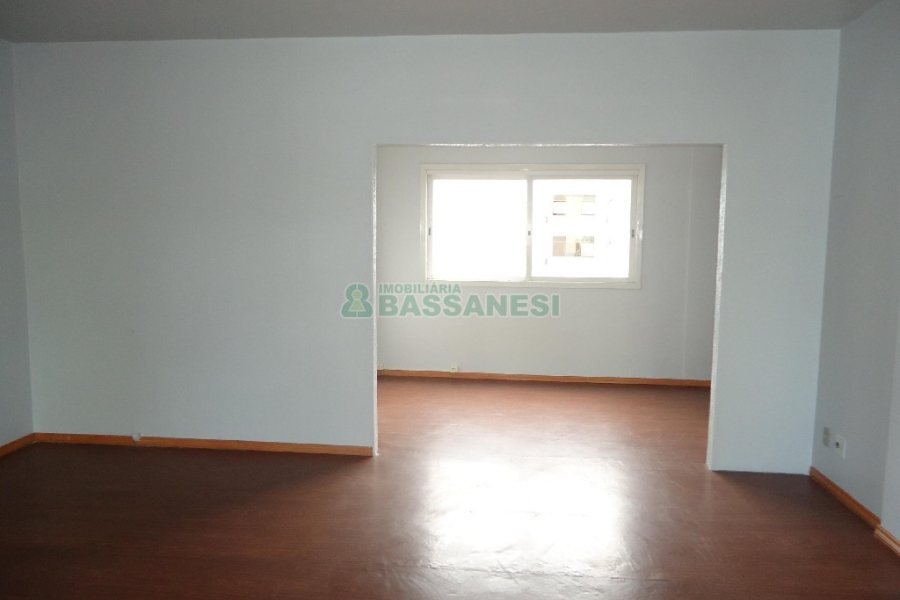 Sala com 46m², no bairro Centro em Caxias do Sul para Alugar