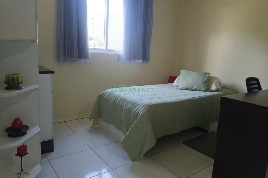 Apartamento com 42m², 1 dormitório, 1 vaga, no bairro Lourdes em Caxias do Sul para Alugar