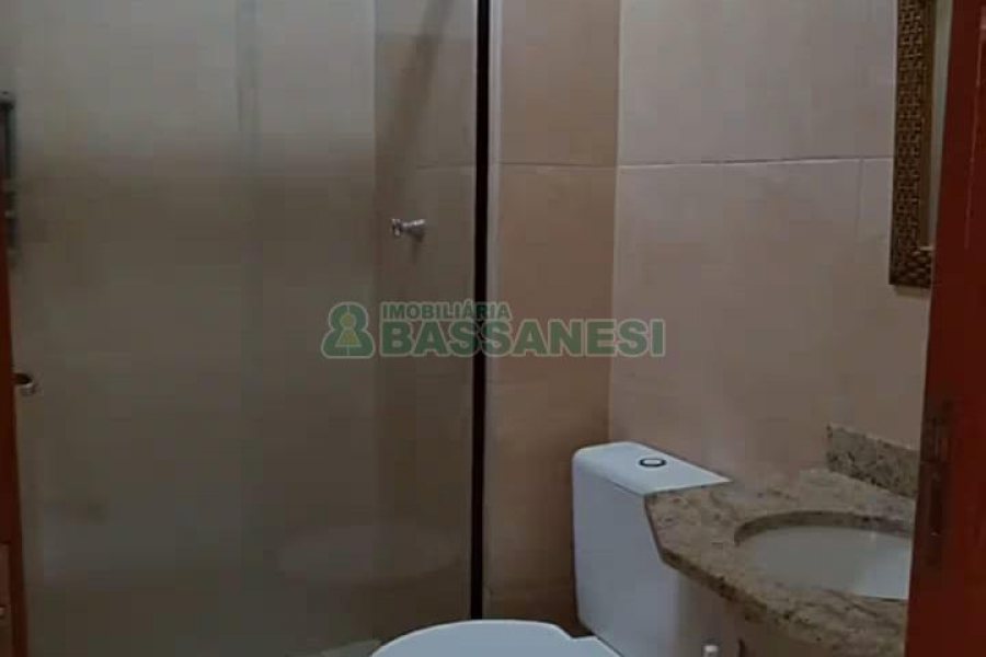 Apartamento com 42m², 1 dormitório, 1 vaga, no bairro Lourdes em Caxias do Sul para Alugar