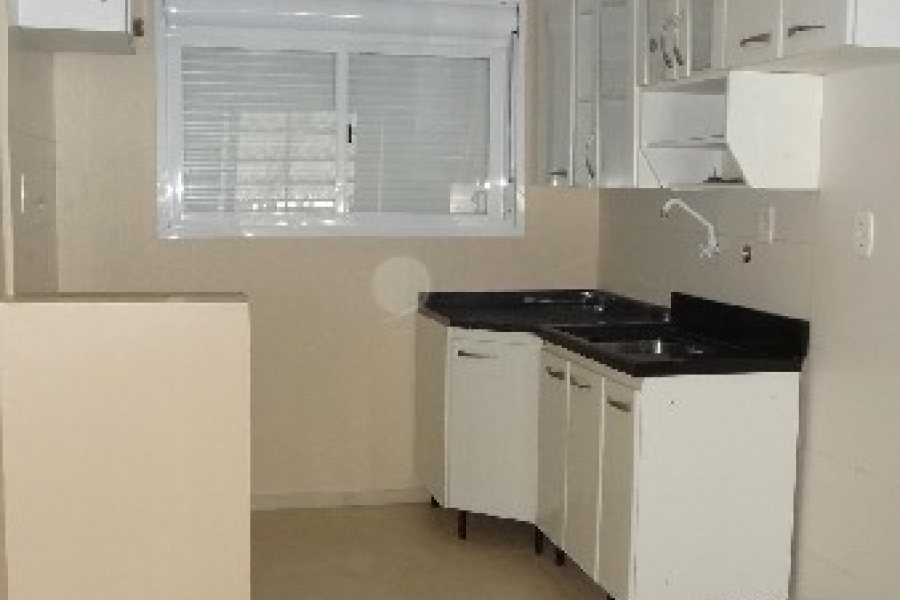 Sobrado com 47m², 2 dormitórios, 1 vaga, no bairro Desvio Rizzo em Caxias do Sul para Comprar