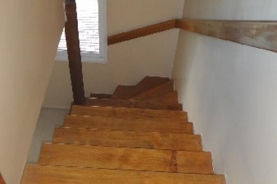 Sobrado com 47m², 2 dormitórios, 1 vaga, no bairro Desvio Rizzo em Caxias do Sul para Comprar