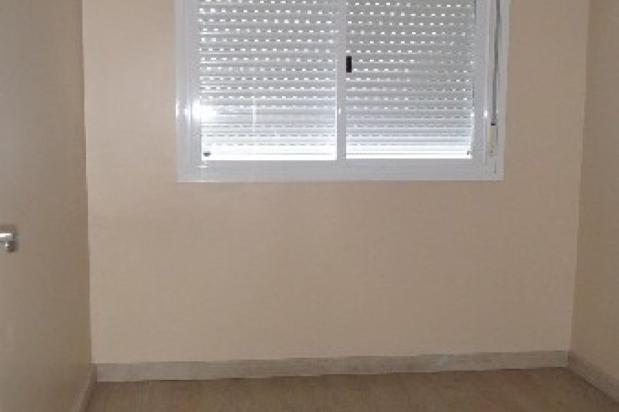 Sobrado com 47m², 2 dormitórios, 1 vaga, no bairro Desvio Rizzo em Caxias do Sul para Comprar