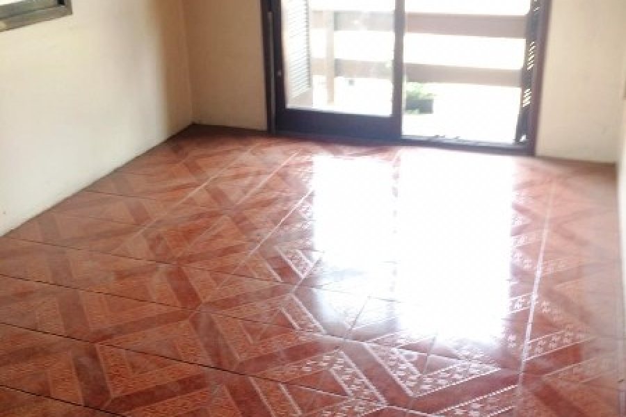 Casa com 218m², 5 dormitórios, 1 vaga, no bairro Santa Fé em Caxias do Sul para Comprar