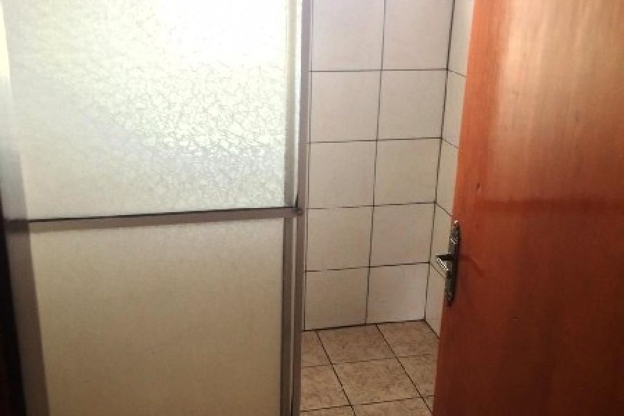 Casa com 218m², 5 dormitórios, 1 vaga, no bairro Santa Fé em Caxias do Sul para Comprar