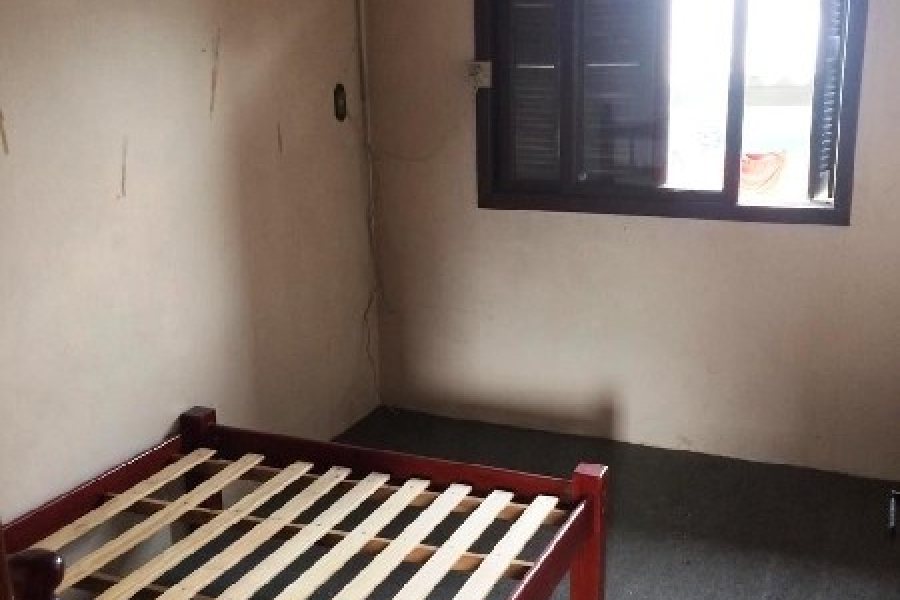 Casa com 218m², 5 dormitórios, 1 vaga, no bairro Santa Fé em Caxias do Sul para Comprar