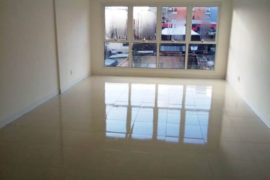 Sala com 42m², no bairro Panazzolo em Caxias do Sul para Comprar