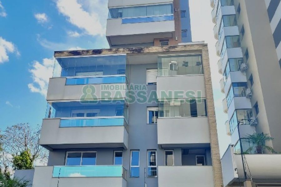 Apartamento com 81m², 2 dormitórios, 2 vagas, no bairro Vila Horn em Caxias do Sul para Comprar
